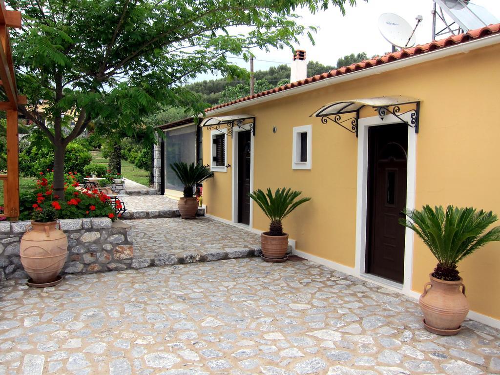 Estia Holiday Gythio Exterior photo