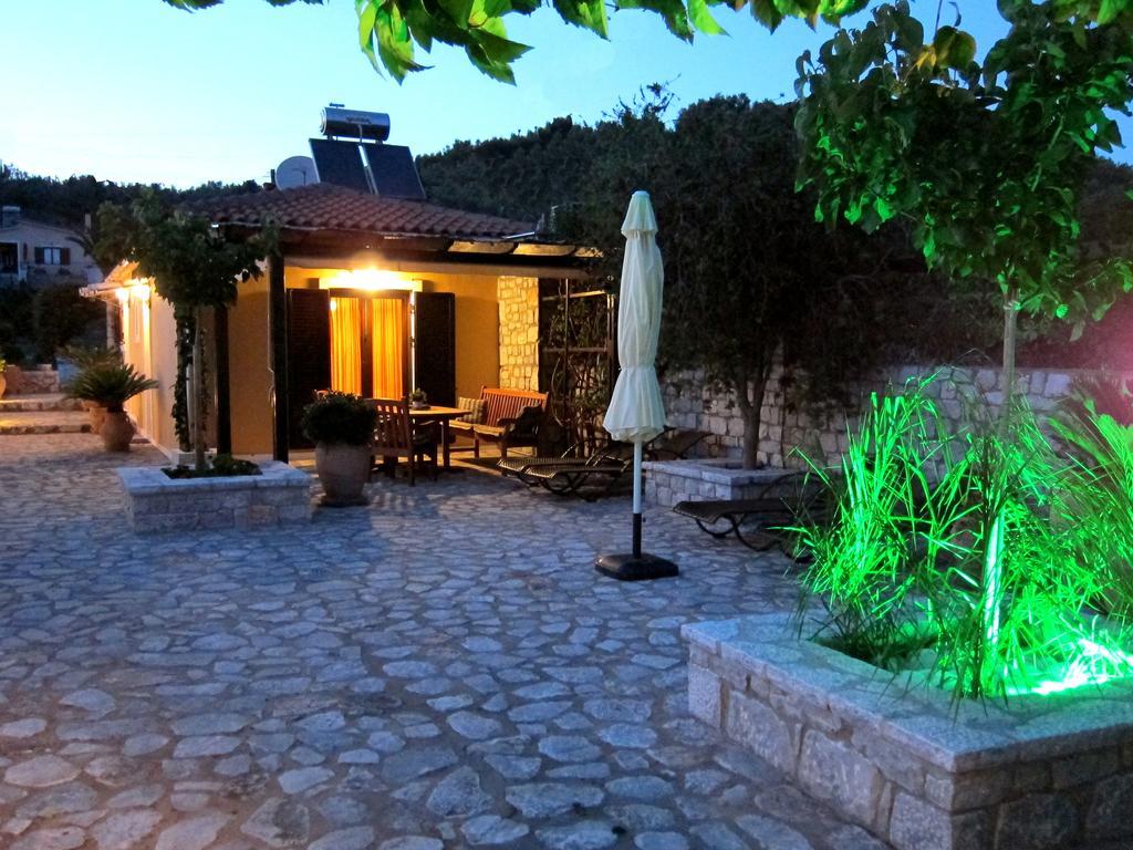 Estia Holiday Gythio Exterior photo